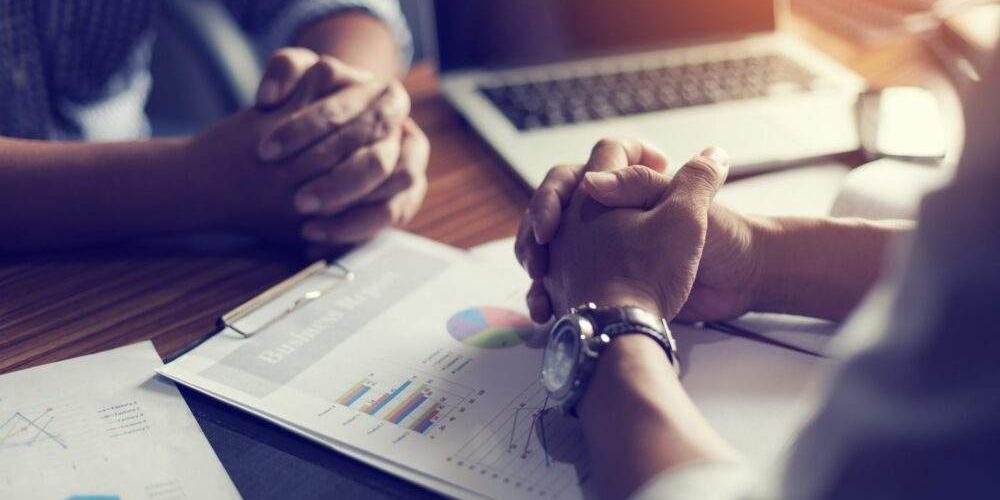 Should I Work With a Healthcare Advisor or Broker?